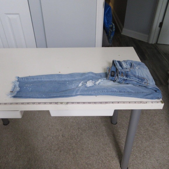 Judy Blue Boyfriend Fit Distressed Paint Splatted Jeans - Picture 14 of 16